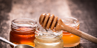 Hướng dẫn cách uống tinh bột nghệ với mật ong