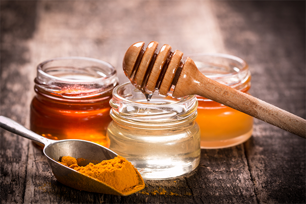Hướng dẫn cách uống tinh bột nghệ với mật ong